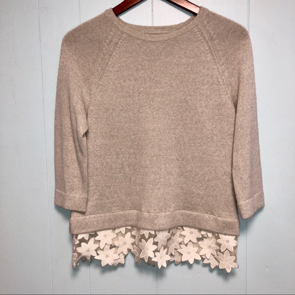 🌴2/$25 J.Crew Grey Sweater Floral Embellishments